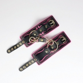 Черные кожаные наручники с розовой строчкой - Crazy Handmade - купить с доставкой в Керчи