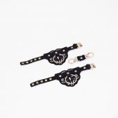 Черные кожаные наручники с клепками, кольцами и золотистой фурнитурой - Crazy Handmade - купить с доставкой в Керчи