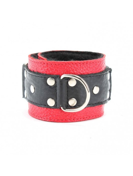 Красно-чёрные кожаные наручники с меховым подкладом - БДСМ Арсенал - купить с доставкой в Керчи